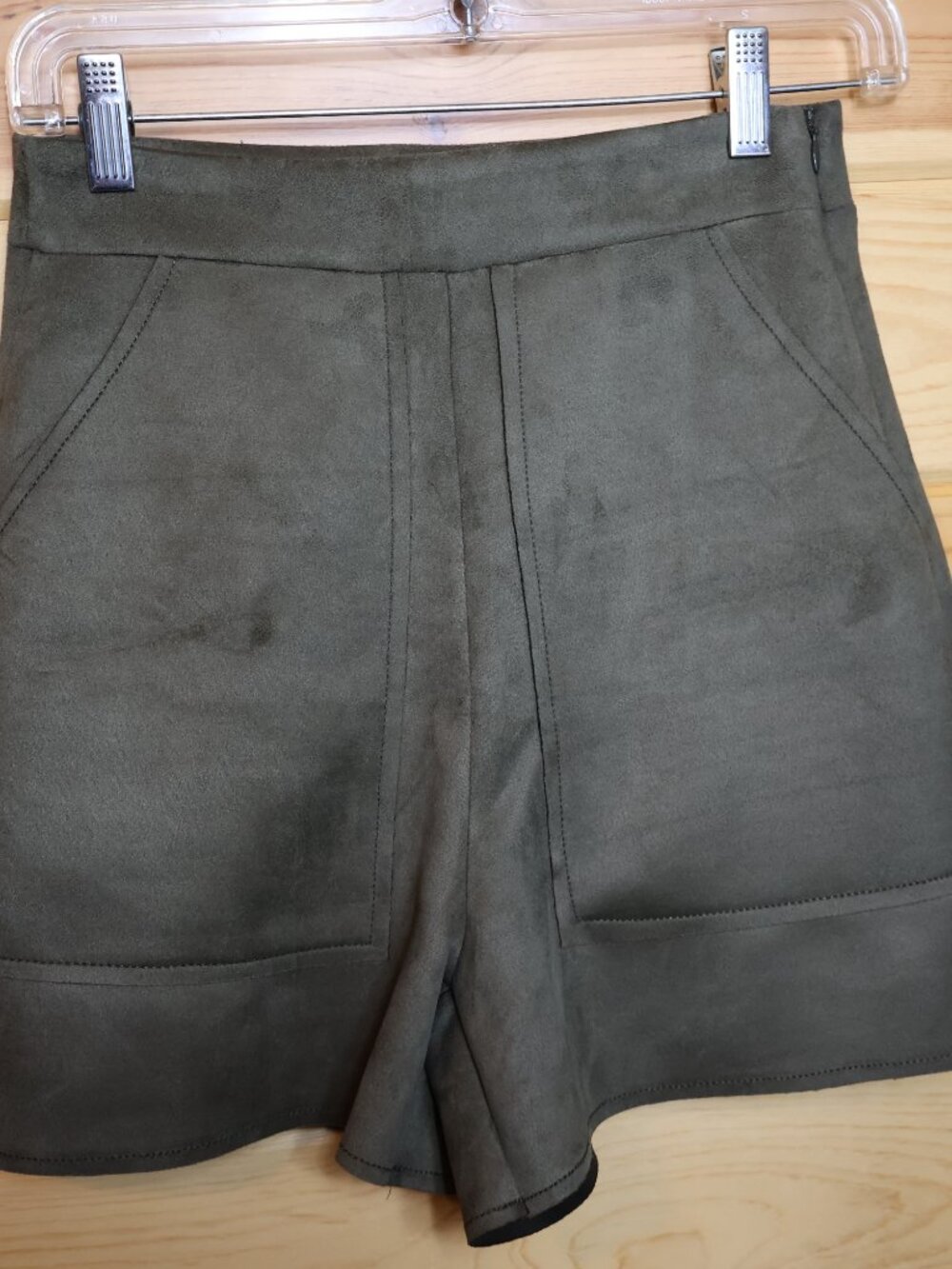 NWT Zara Collection Suede Like High Rise Shorts Size Small Khaki Olive Utility - Picture 3 of 4